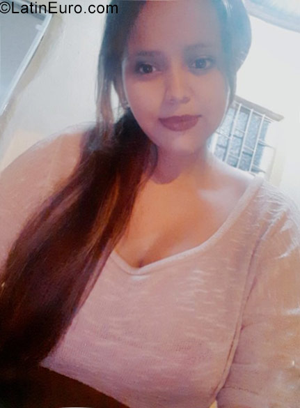 Date this lovely Colombia girl Yulie from Bucaramanga CO21134