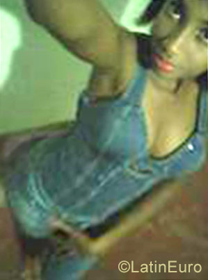 Date this funny Dominican Republic girl Diana from Santo Domingo DO28522