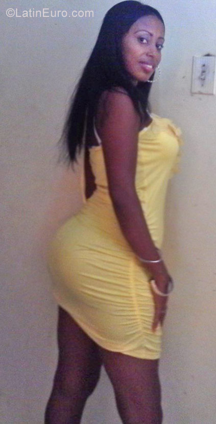 Date this hard body Dominican Republic girl Diana from Santo Domingo DO28545