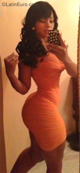 Date this sensual Dominican Republic girl Lisa from Santo Domingo DO28621