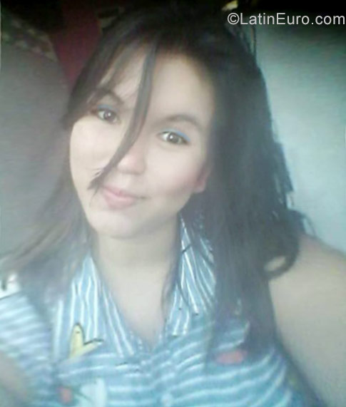 Date this georgeous Colombia girl Canyalid from Florencia CO21424