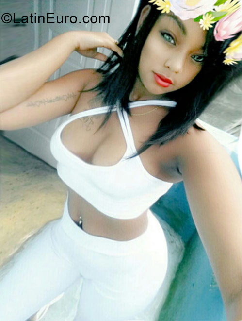 Date this foxy Dominican Republic girl Jessica minaya from Santo Domingo DO28686