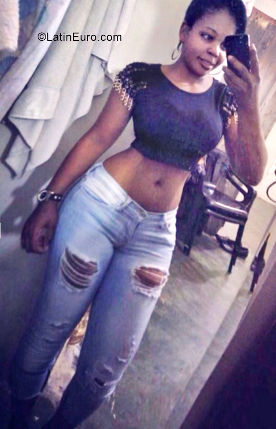 Date this funny Dominican Republic girl Leydi from Santo Domingo DO28699