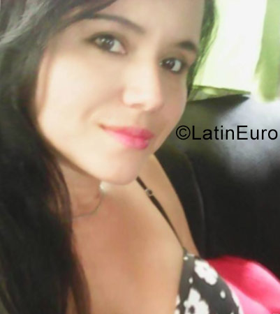 Date this tall Colombia girl Angela from Armenia CO21547