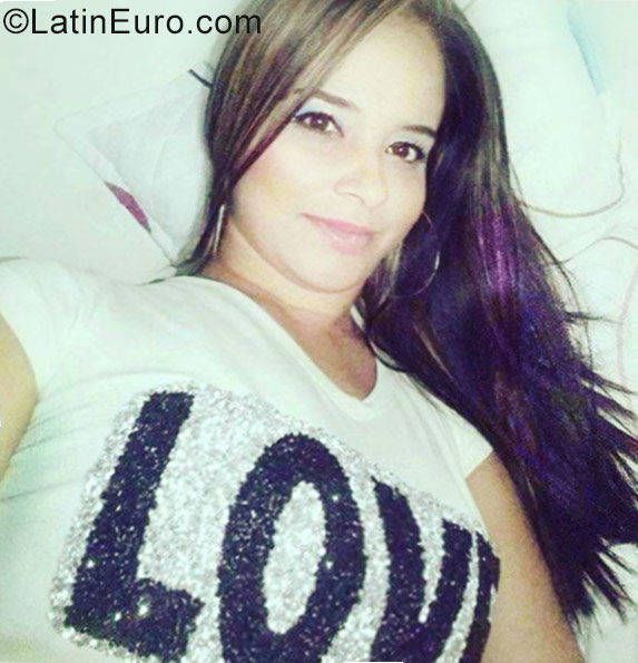 Date this attractive Colombia girl Paola andrea from Medellin CO21629