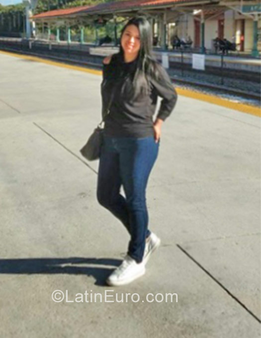 Date this young Colombia girl Adriana from Bogota CO22039