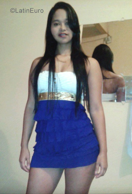 Date this gorgeous Colombia girl Carol from Medellin CO21799