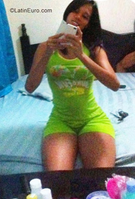 Date this gorgeous Dominican Republic girl Kifrany from Santo Domingo DO29299