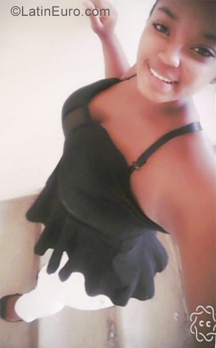 Date this sultry Dominican Republic girl Maria from Santo Domingo DO29418