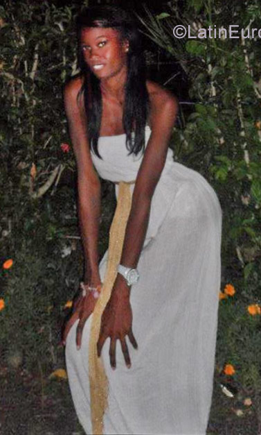 Date this sensual Dominican Republic girl Ermata from Santo Domingo DO29422