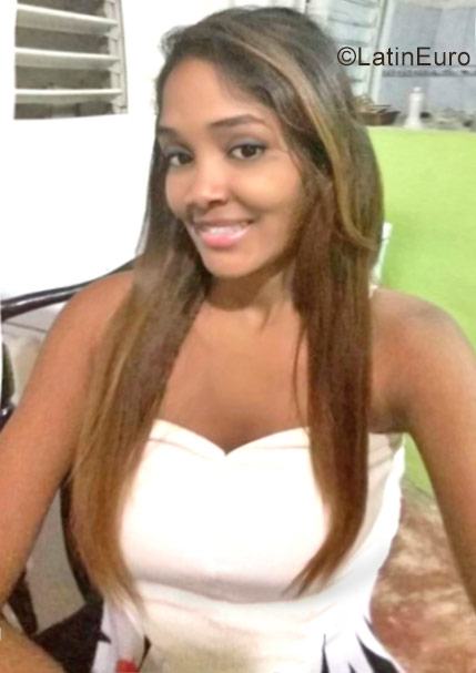 Date this fun Dominican Republic girl Lucy from Santo Domingo DO29473