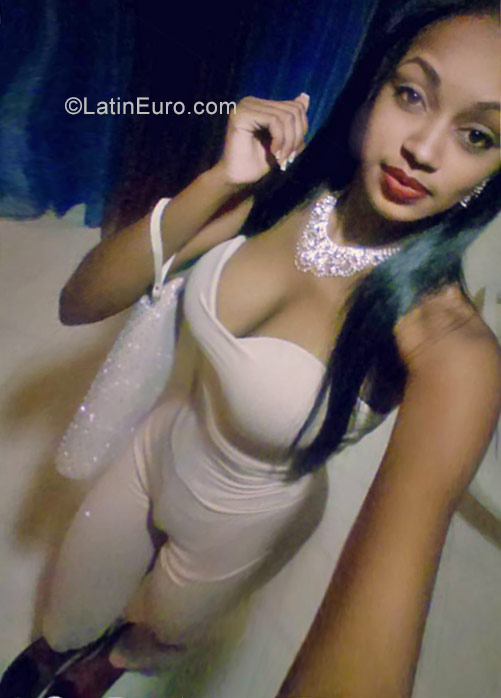 Date this hot Dominican Republic girl Yafi from La Vega DO29709