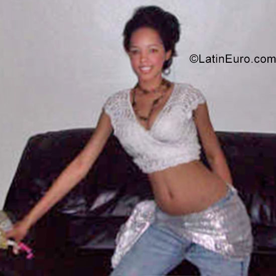 Date this foxy Dominican Republic girl Giny from Santiago DO29759