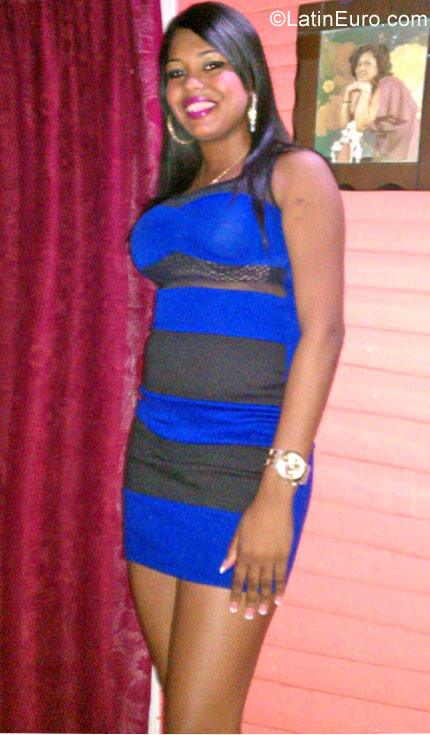 Date this sultry Dominican Republic girl Yovermin from Puerto Plata DO29794