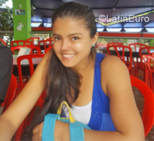 Date this lovely Colombia girl Ana maria from Ibague CO22075