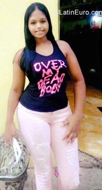 Date this happy Dominican Republic girl Ana from Santiago DO30222