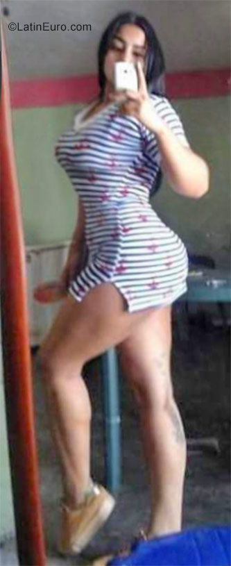 Date this pretty Venezuela girl Alexa from Barquisimeto VE931
