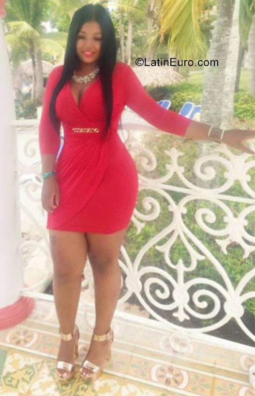 Date this nice looking Dominican Republic girl Pretty from Santiago DO30320