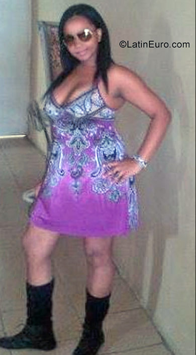 Date this charming Venezuela girl Rosa from Caracas VE970