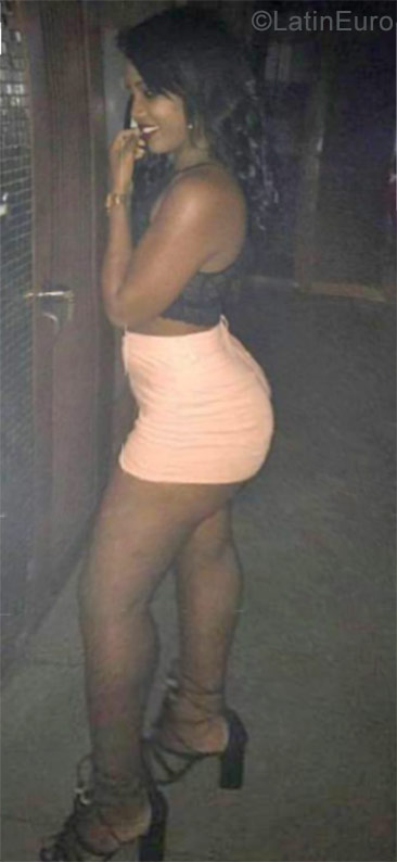 Date this nice looking Dominican Republic girl Nikaury from Santiago DO30462