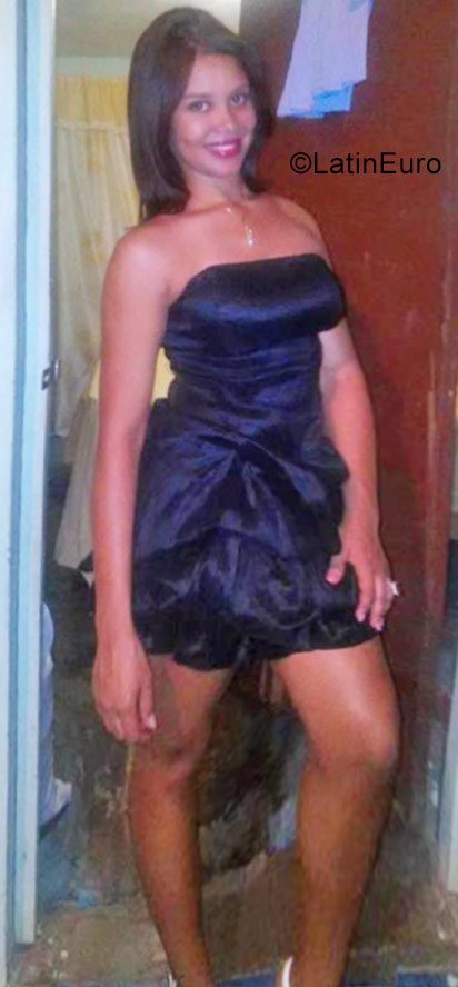 Date this funny Dominican Republic girl Sorenly from Santo Domingo DO30524