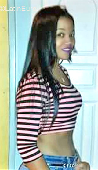 Date this young Dominican Republic girl Evanely from Mao DO30541