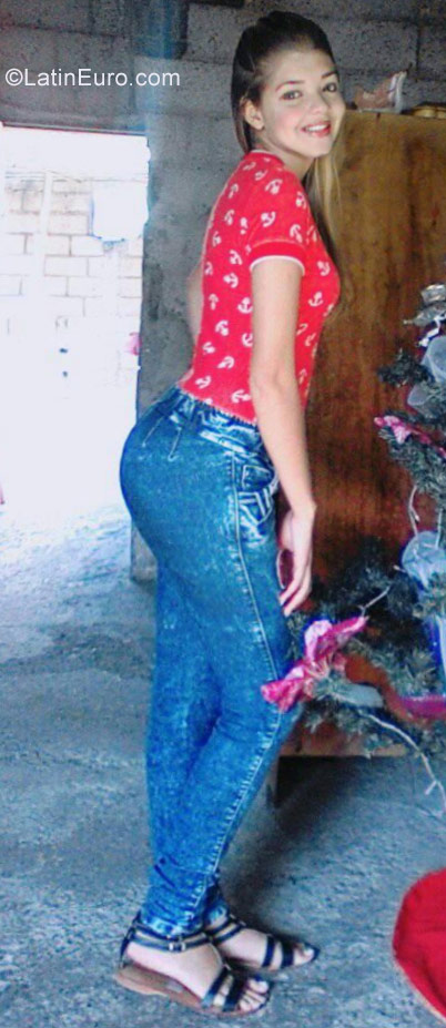 Date this attractive Venezuela girl Graylimar from Barquisimeto VE1063