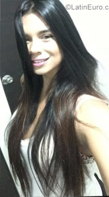 Date this sensual Colombia girl Ana from Bucaramanga CO22693
