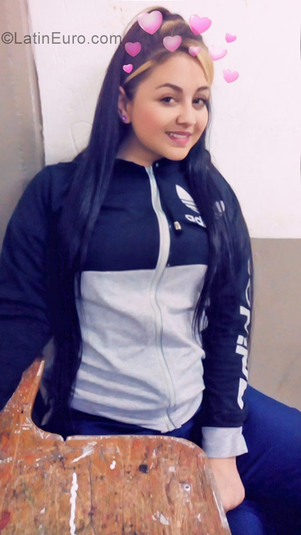 Date this hot Colombia girl Paola from Medellin CO22718