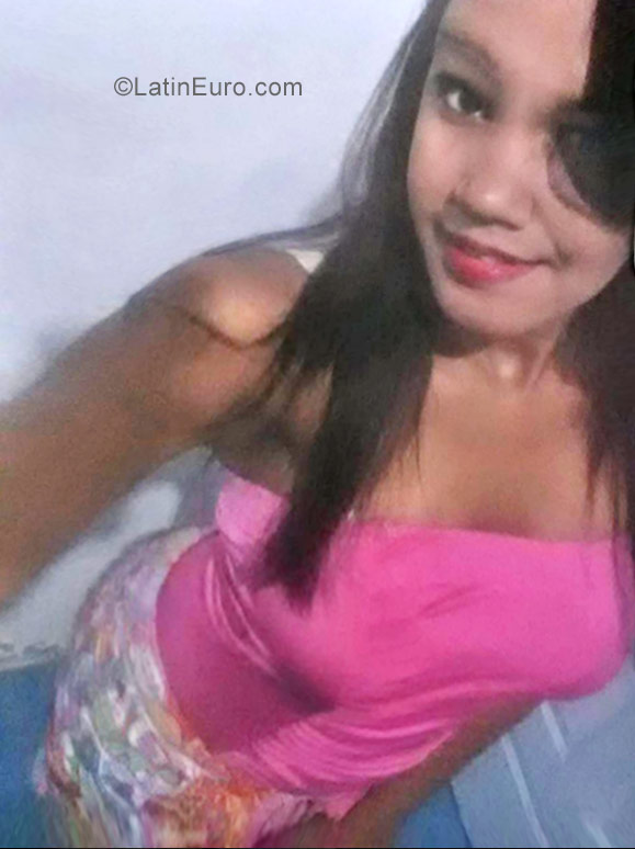 Date this passionate Dominican Republic girl Yamilka from Santiago DO30700