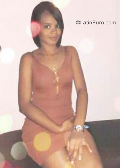 Date this charming Dominican Republic girl Ani from Santo Domingo DO30704