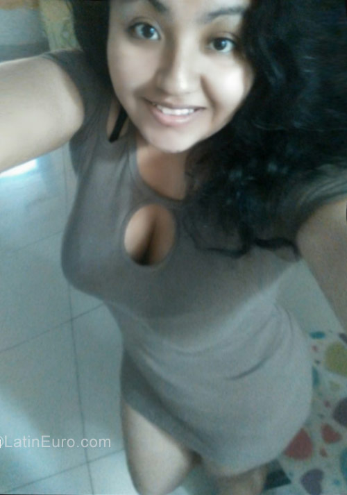Date this nice looking Peru girl Suli from Lima PE1171
