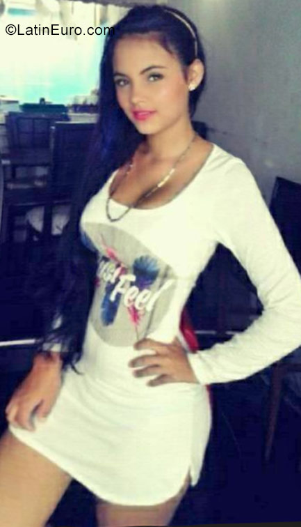 Date this athletic Colombia girl Tatiana from Cali CO22771