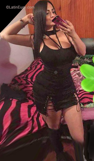 Date this tall Colombia girl Diana from Manizales CO22901