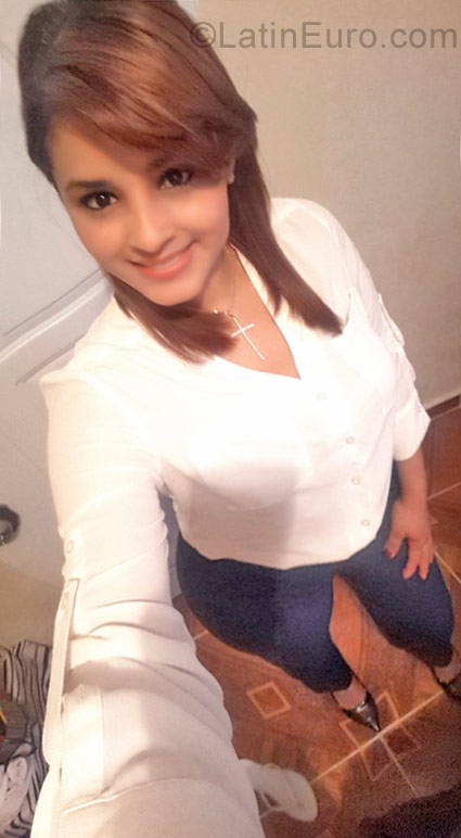 Date this young Dominican Republic girl Jenni suarez from Santiago DO31055