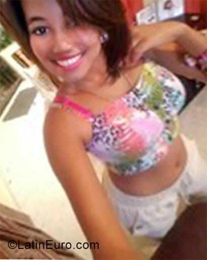 Date this sultry Dominican Republic girl Yer from Santo Domingo DO31175