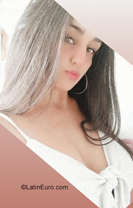 Date this delightful Colombia girl Camila Andrea B from Bogota CO31668