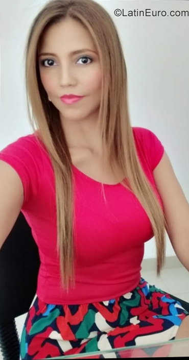 Date this hot Colombia girl Liliana from Bogotá CO31701