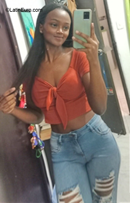 Date this hot Colombia girl Catalina from Cali CO31924