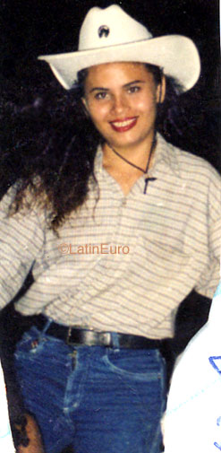 Date this pretty Brazil girl Naracy from MANAUS B9305