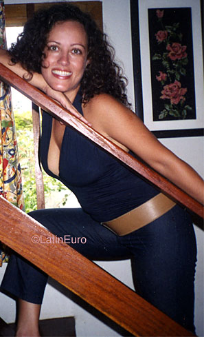 Date this delightful Brazil girl Andrea from PORTO B9226