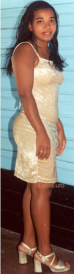 Date this attractive Madagascar girl Chantal from  A9741