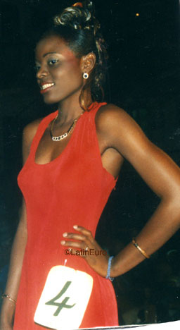 Date this nice looking Congo girl Caarleen from  A9939