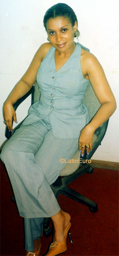 Date this young Cameroon girl Vanessa from Yaounde A9973