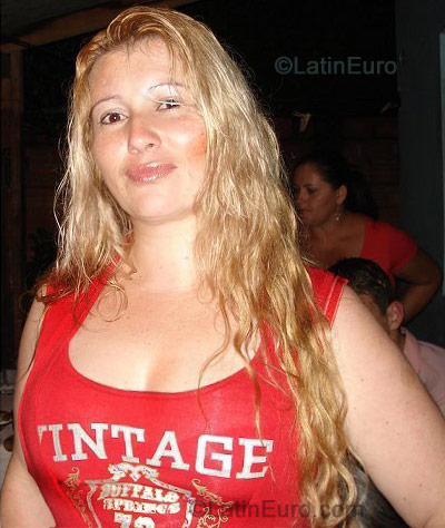 Date this pretty Brazil girl Maria from Foz do Iguacu B-142