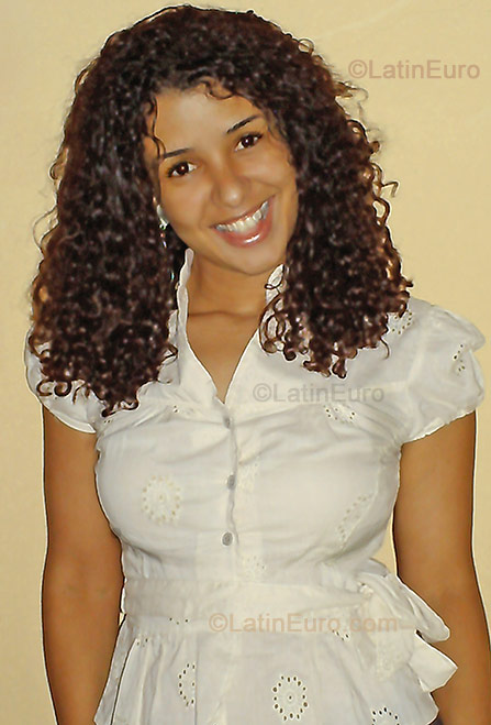 Date this gorgeous Brazil girl Leila from Rio de Janeiro B-150