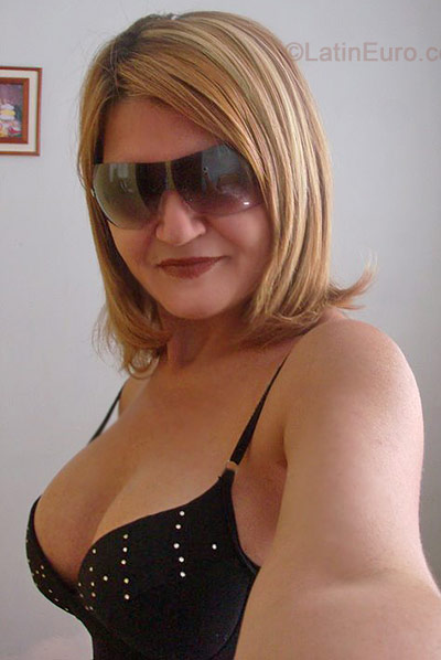Date this georgeous Brazil girl Divina from Vila Velha BR4044
