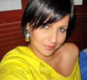 Date this good-looking Brazil girl Elaine from Goiania B-183