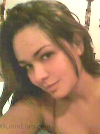 Date this hot Brazil girl Chris from Rio de Janeiro B-184