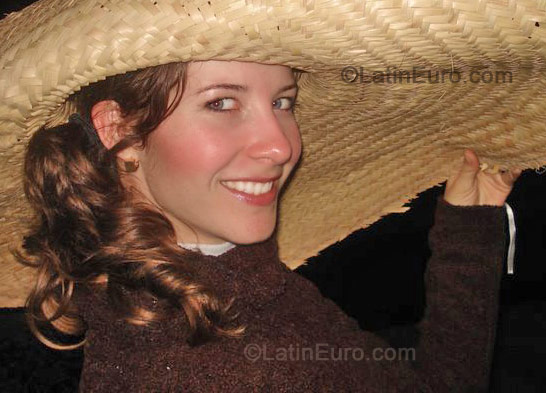 Date this hot Brazil girl Ana from Curitba B-188
